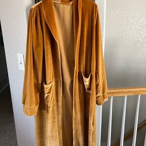 Luxurious Velvet Duster in Rich Tan/Gold